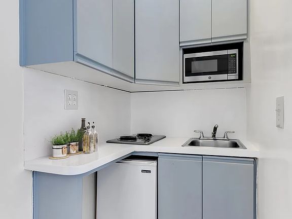 2nd image of 7 Park Ave APT 162