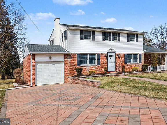 3rd image of 308 Willowbrook Rd