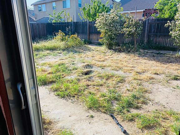 4th image of 651 Spirou St