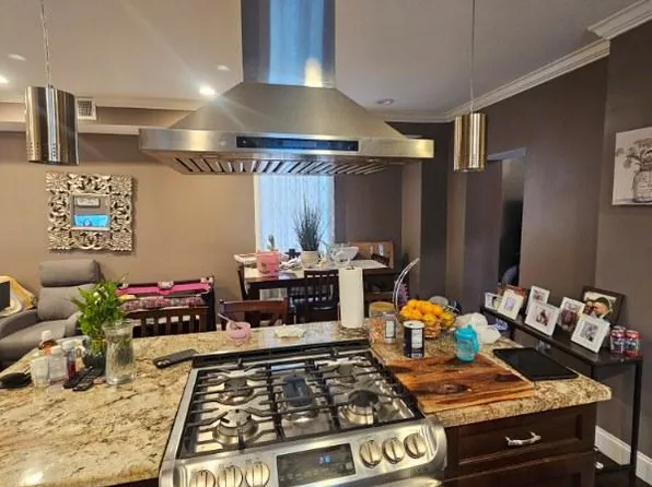 326 Mawbey St #2, Woodbridge, NJ 07095