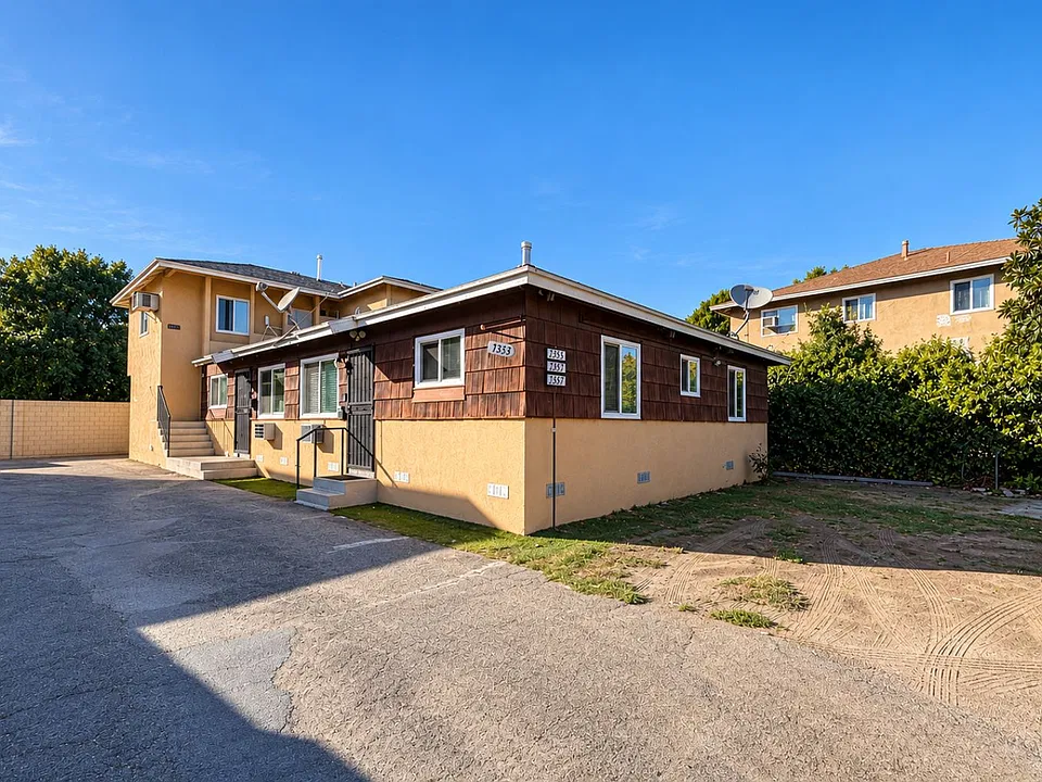 7357 Hazeltine Ave #7357