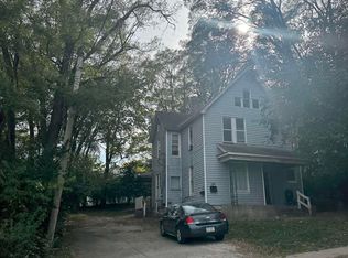 1127 Washington St, Burlington, IA