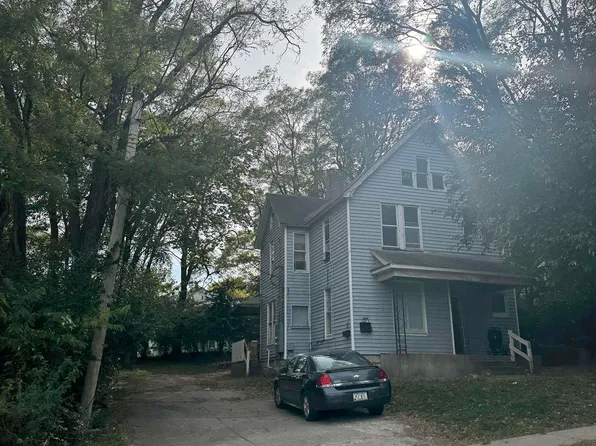 1127 Washington St, Burlington, IA 52601