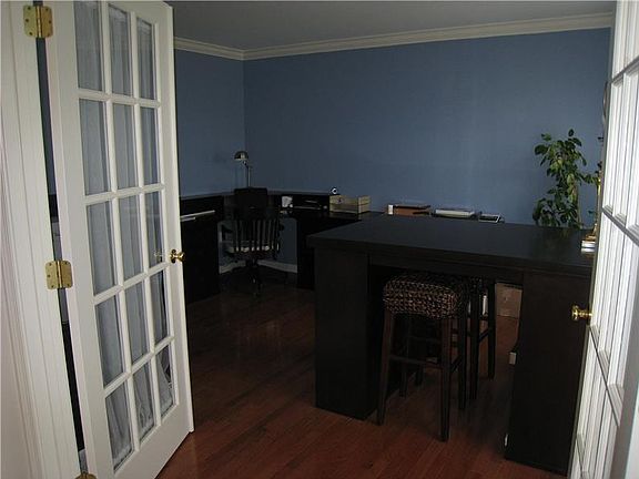 5th image of 211 Garland Way