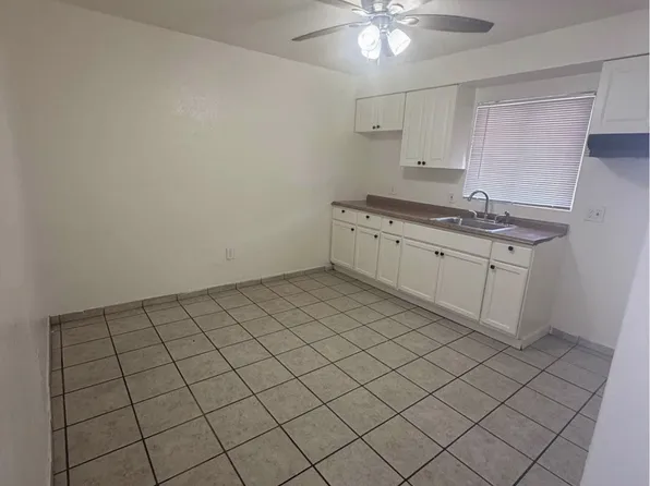 1520 Palm Dr #3, Bakersfield, CA 93305