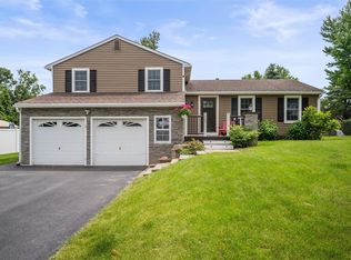 5817 Walnut Dr, Farmington, NY 14425
