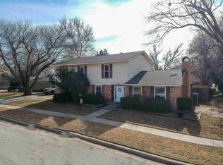 1301 NE Quail Creek Cir, Lawton, OK 73507