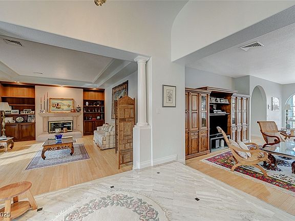 5th image of 215 Granite Ct