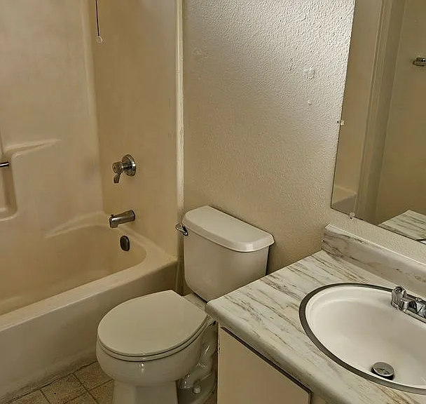 419 S Church Ave — Photo 6