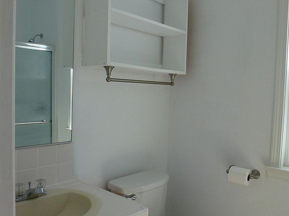 4th image of 290 Ridgeview Way