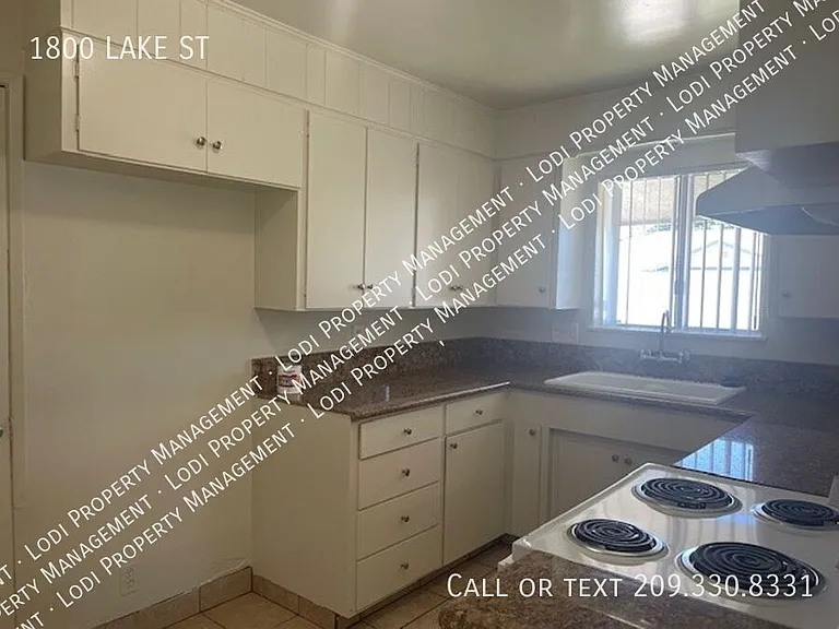1800 Lake St — Photo 12