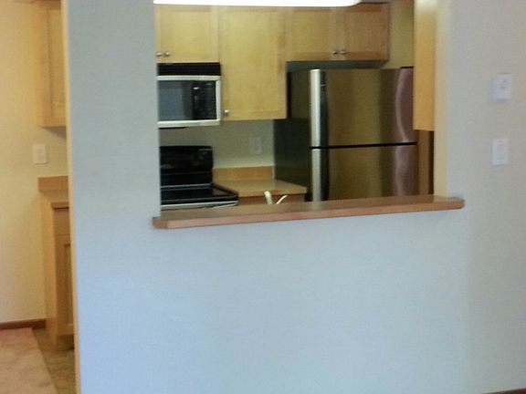 3rd image of 1522 NE 175th St Unit 102