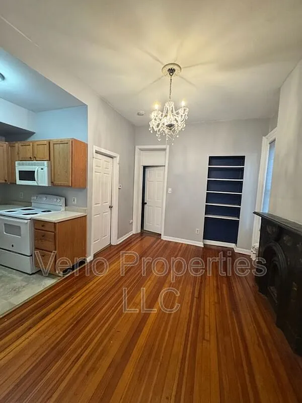 1 bed, 1.0 bath, $1,200 — Photo 3