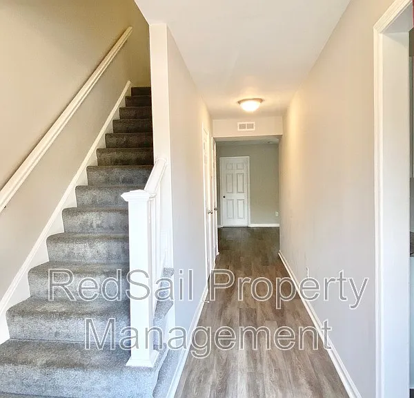 398 Circuit Ln #E — Photo 3