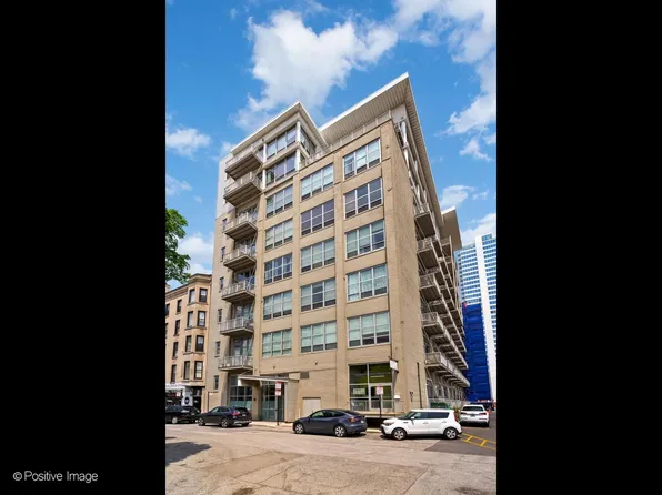 770 W Gladys Ave APT 706, Chicago, IL 60610