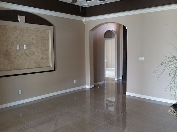 4th image of 323 Bernal St