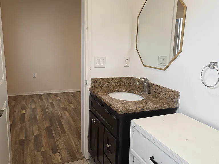 14537 Archwood St #301 — Photo 12