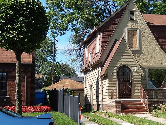 4th image of 5785 Buckingham Ave