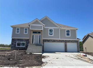 1516 N 162nd Cir, Basehor, KS 66007