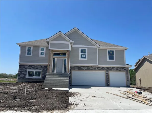 1516 N 162nd Cir, Basehor, KS 66007