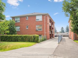 19 Dover Dr N, Toronto, ON M8W 1V7