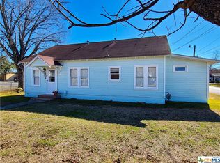 603 E Pine St, Seguin, TX 78155