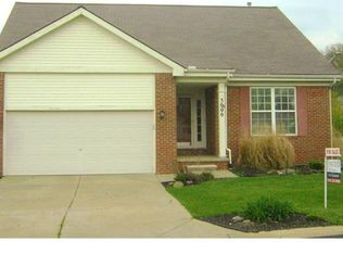 3000 Talon Cir, Lake Orion, MI 48360