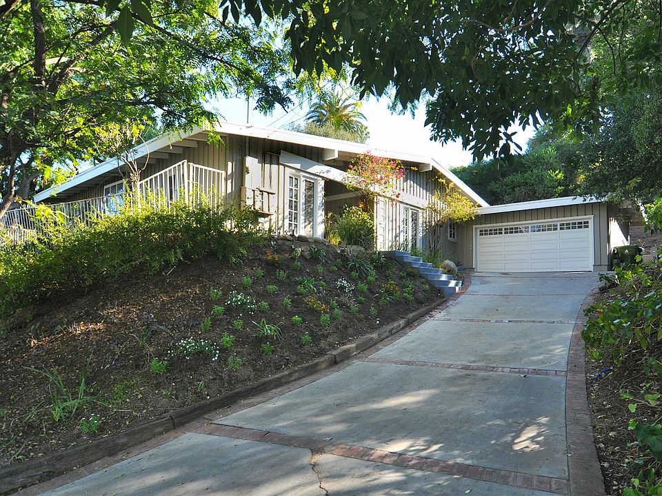 1st image of 16371 Mandalay Dr