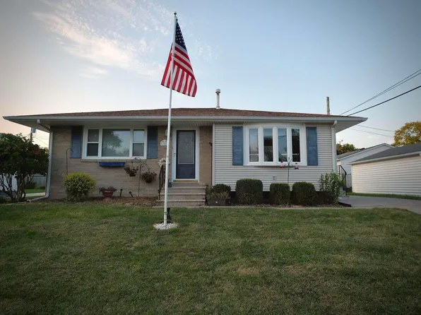 385 34th Ave, East Moline, IL 61244