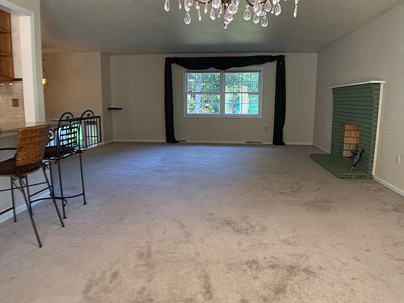 4th image of 24658 Greenview Dr