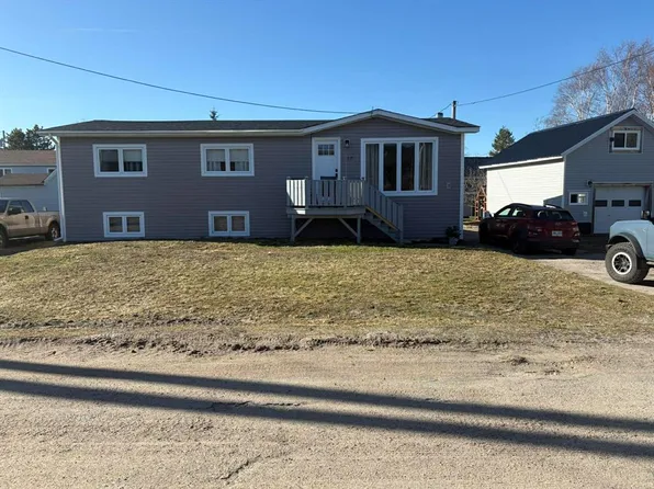17 Memorial Street, Glovertown, NL A0G2L0