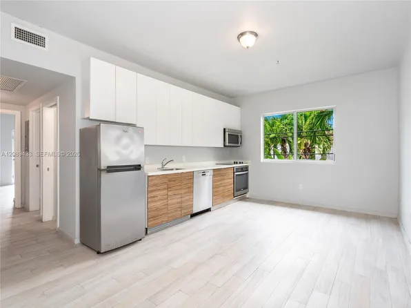 820 15th St APT 205, Miami Beach, FL 33139