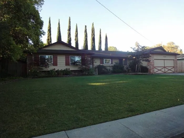 9509 Sand Point Dr photo 1