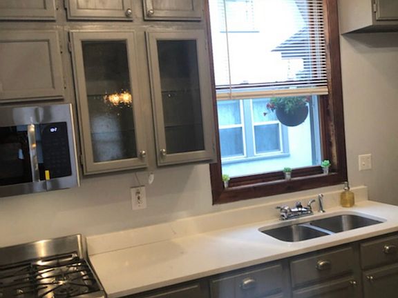 4th image of 3414 Clarence Ave #1