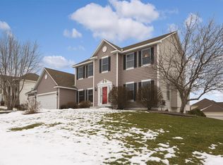 8581 Mission Hills Ln, Chanhassen, MN 55317