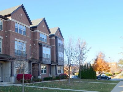 752 N Aspen Dr, Vernon Hills, IL, 60061