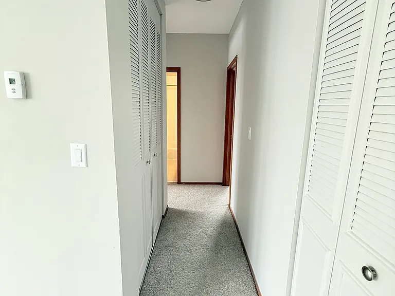 Larpenteur Manor — Photo 25