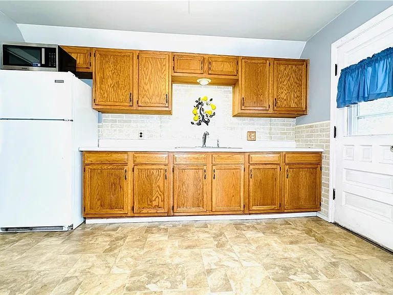 2498 Woodlawn Ave #UPPER — Photo 7