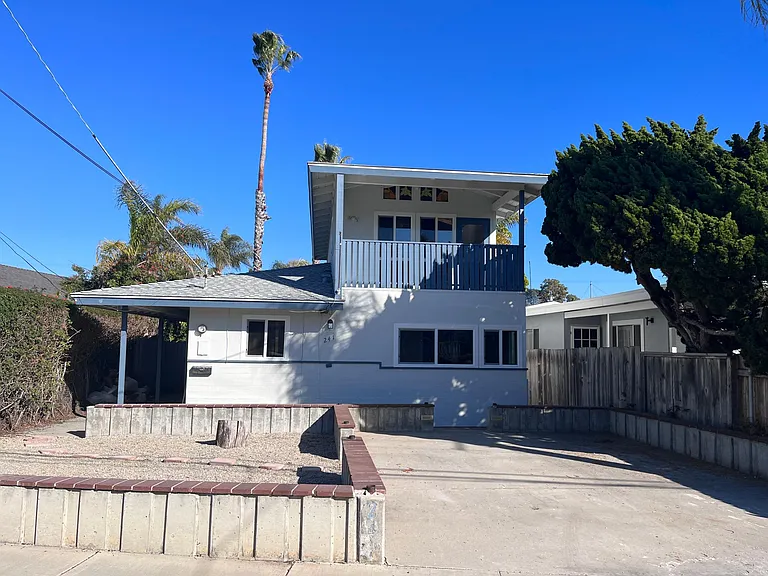 241 La Veta Ave — Photo 1