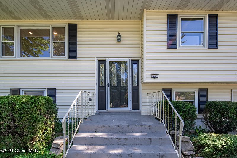 2nd image of 42 Marriner Avenue