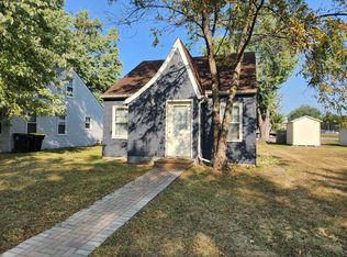 1325 2nd Ave N, Windom, MN 56101