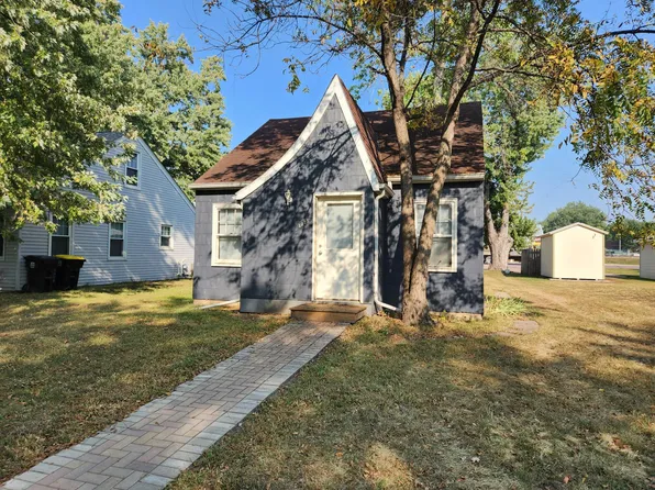 1325 2nd Ave N, Windom, MN 56101