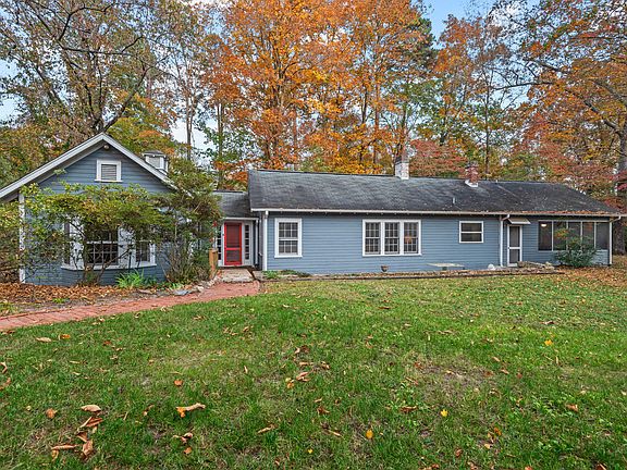 5th image of 111 Meadowbrook Dr