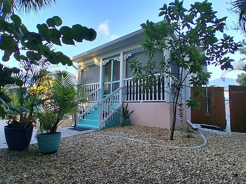 216 Berry St Photo 1