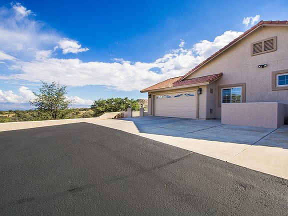 2nd image of 805 N Blazing Star Dr
