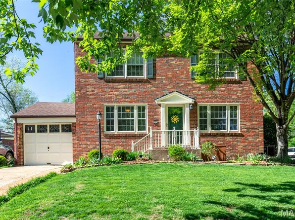 7370 Winchester Dr, Saint Louis, MO 63121