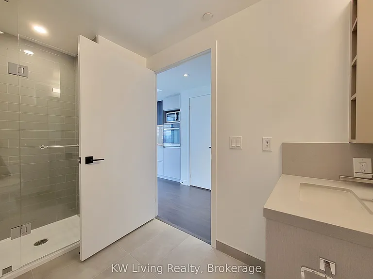 319 Jarvis St #2012 — Photo 8