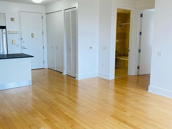 4th image of 4 Beacon Way APT 410