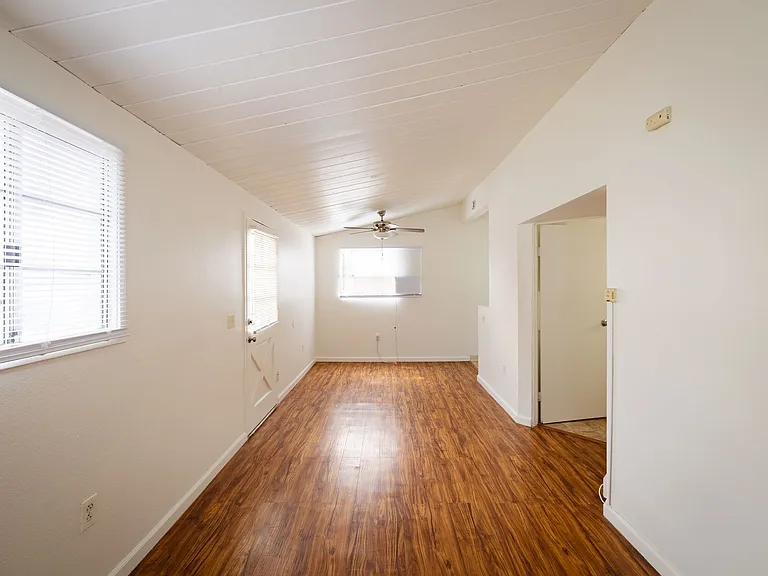 2021 Garnet Ave — Photo 7