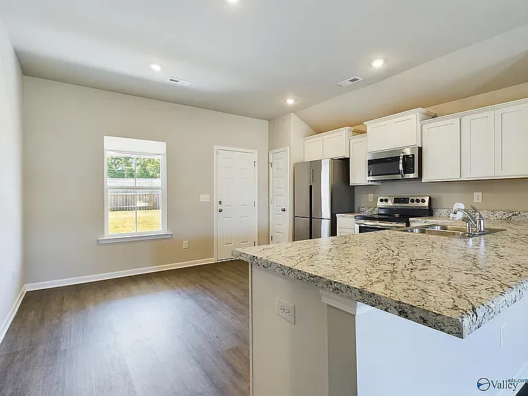 132 Broughton St — Photo 6